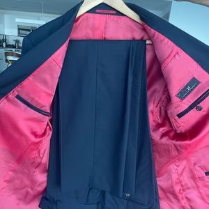 CAROLINA HERRERA SUIT for Men ( SIZE 40)